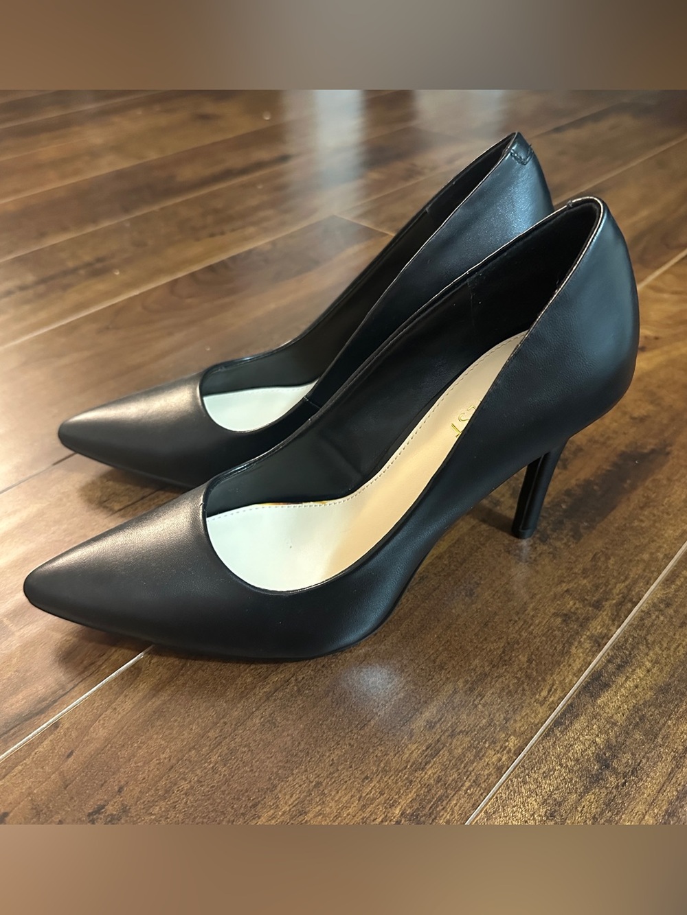 Nine West Classic Black Pointed-toe Pump Heels